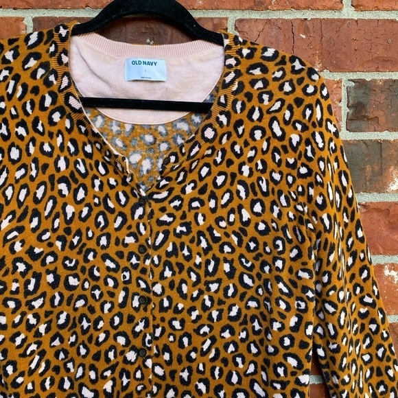 Old Navy Womens Large Mustard Leopard Animal Print Vneck Cardigan Sweater - Picture 2 of 8